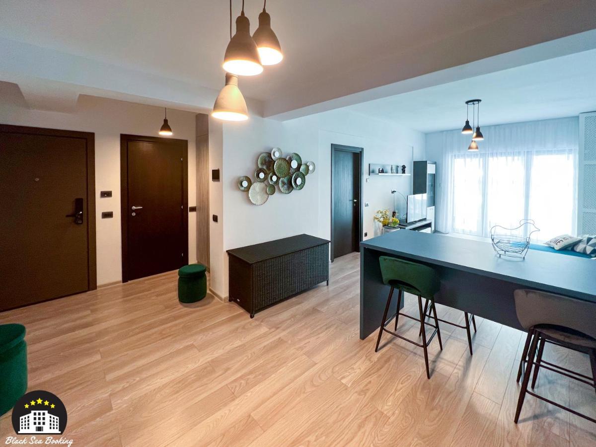9 Rev Mamaia Extérieur photo
