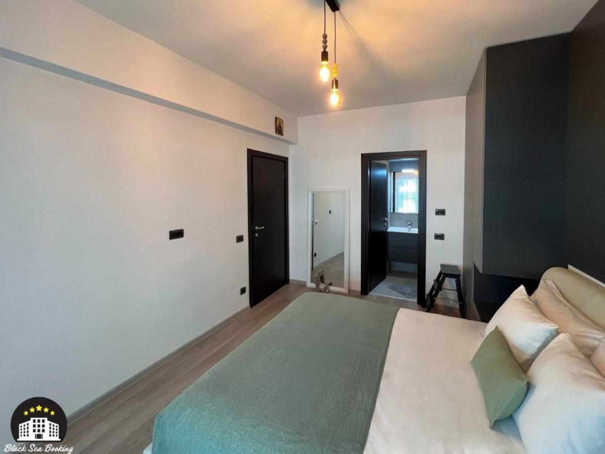 9 Rev Mamaia Extérieur photo